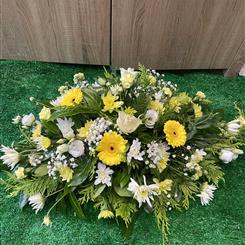 Gold &amp; White Posy Pad