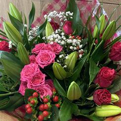 Oriental Lily and Pink Rose Bouquet